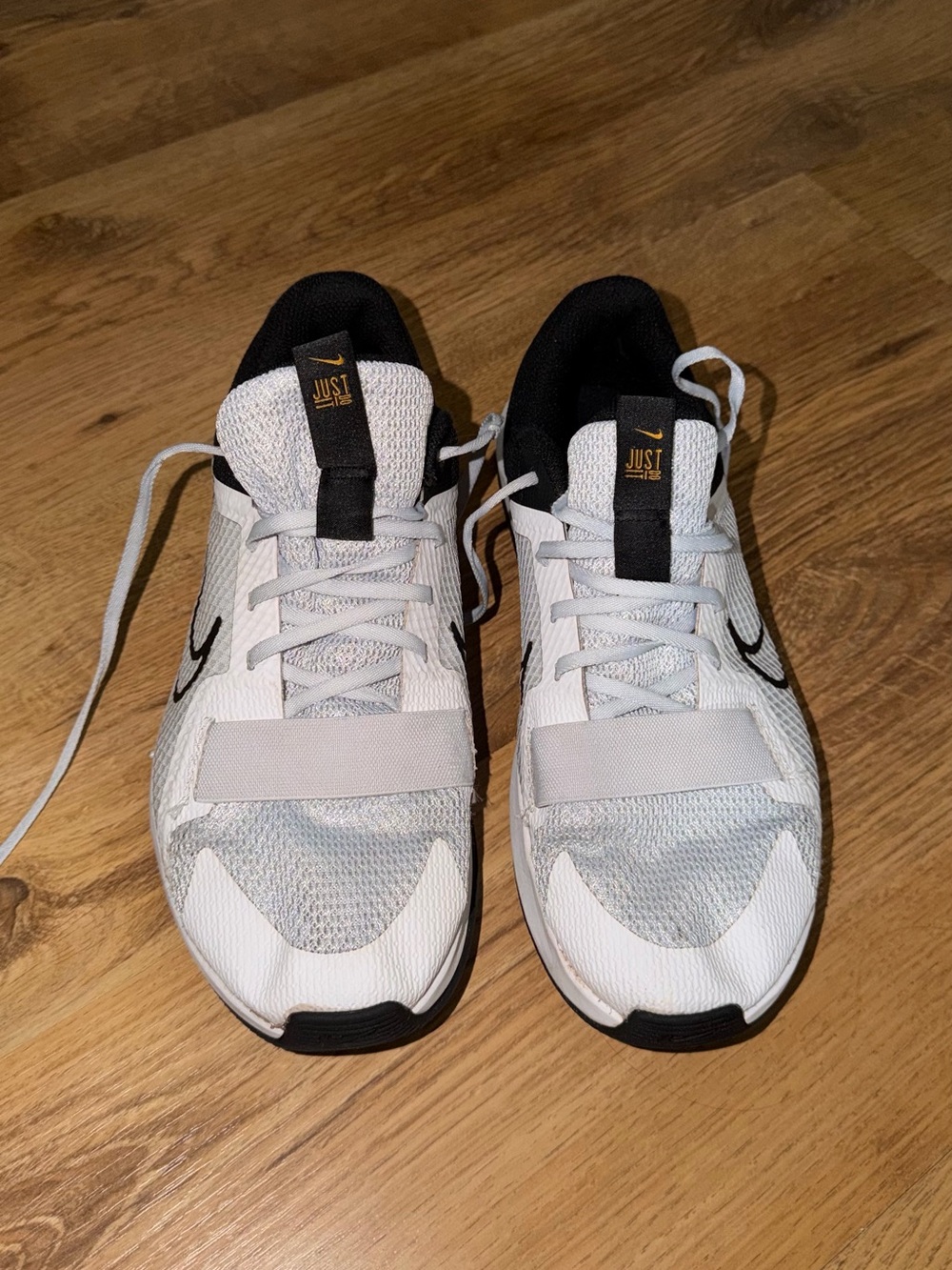 Nike White and Black Lightweight Training Sneakers - Picture 2 of 6